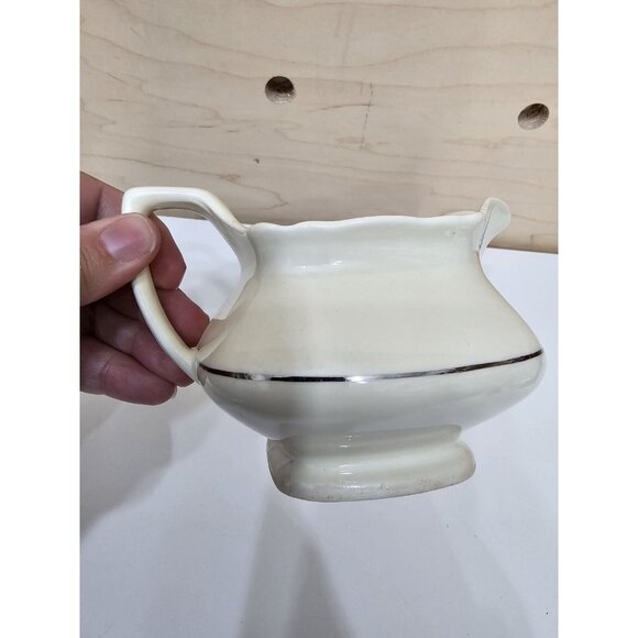 Vintage Gravy Boat Or Coffee Creamer With Flowers Made In USA - Picture 5 of 7